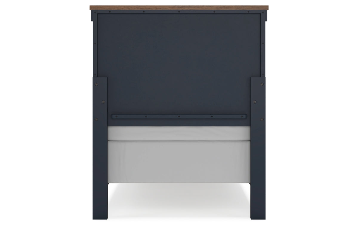 Landocken Twin Panel Headboard with Mirrored Dresser and Chest