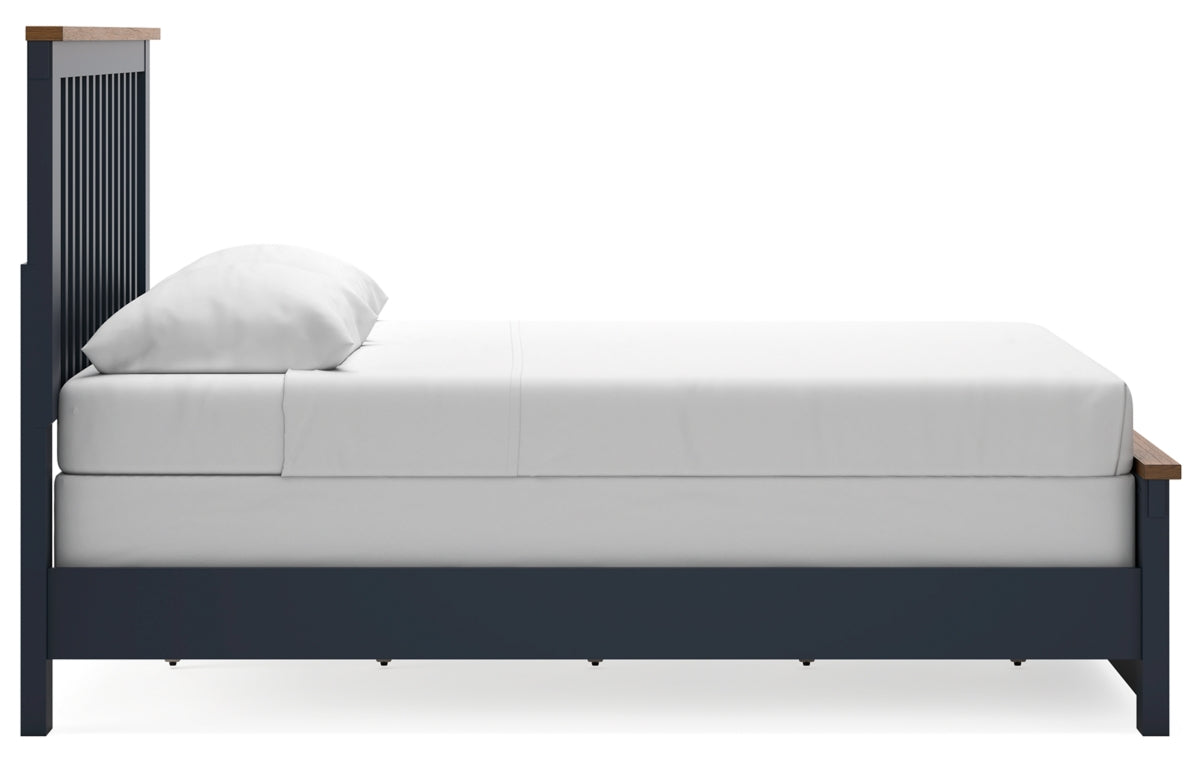 Landocken Queen Panel Bed with Mirrored Dresser and Chest