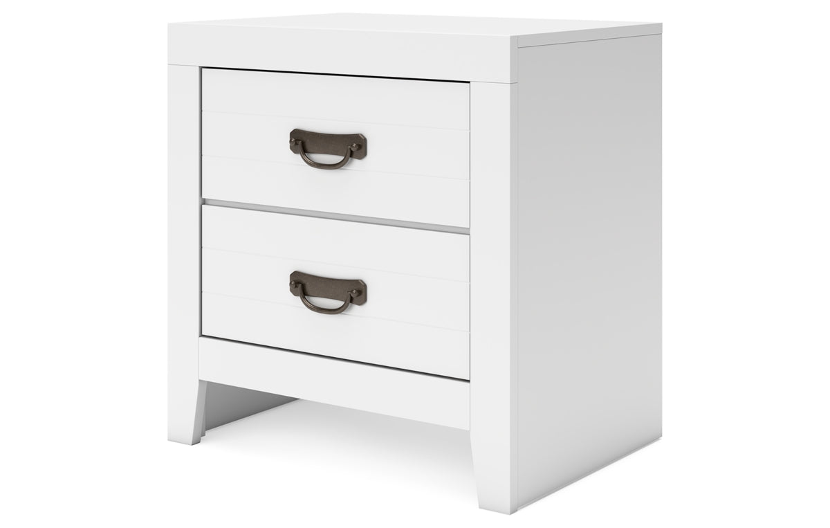 Binterglen California King Panel Bed with Mirrored Dresser and Nightstand