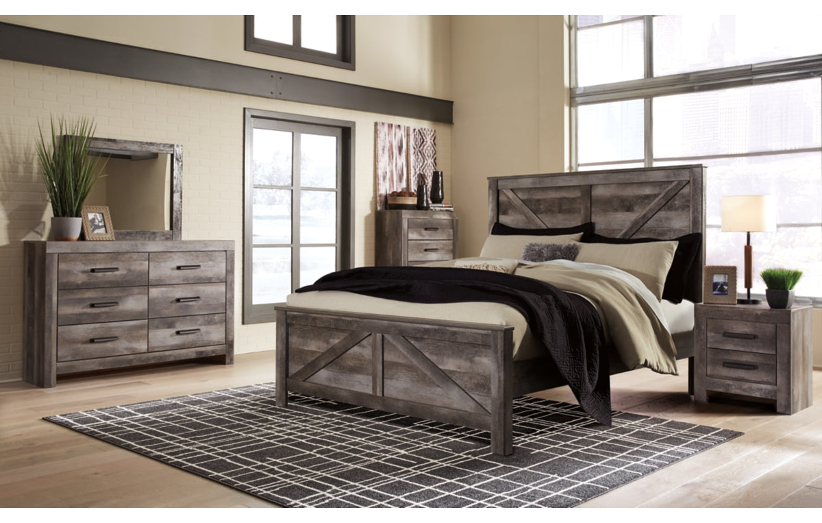 Wynnlow King Crossbuck Panel Bed with Mirrored Dresser and Chest
