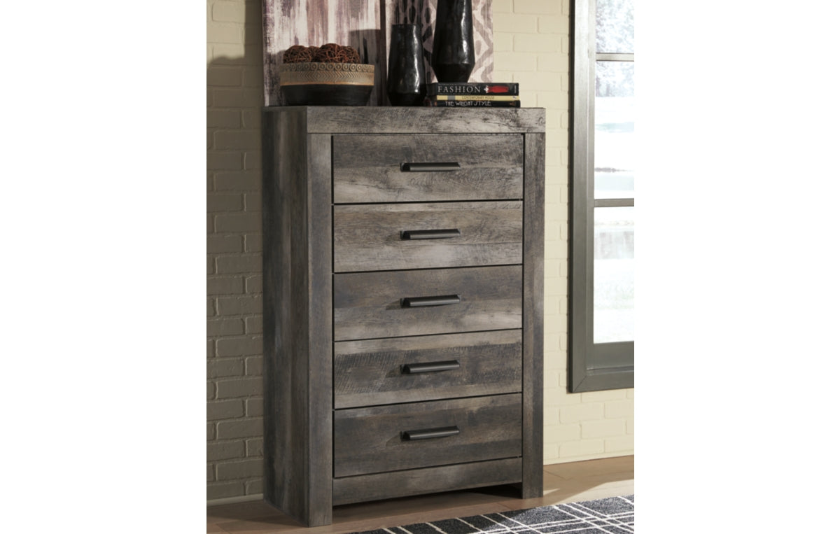 Wynnlow Queen Crossbuck Panel Bed with Mirrored Dresser, Chest and Nightstand