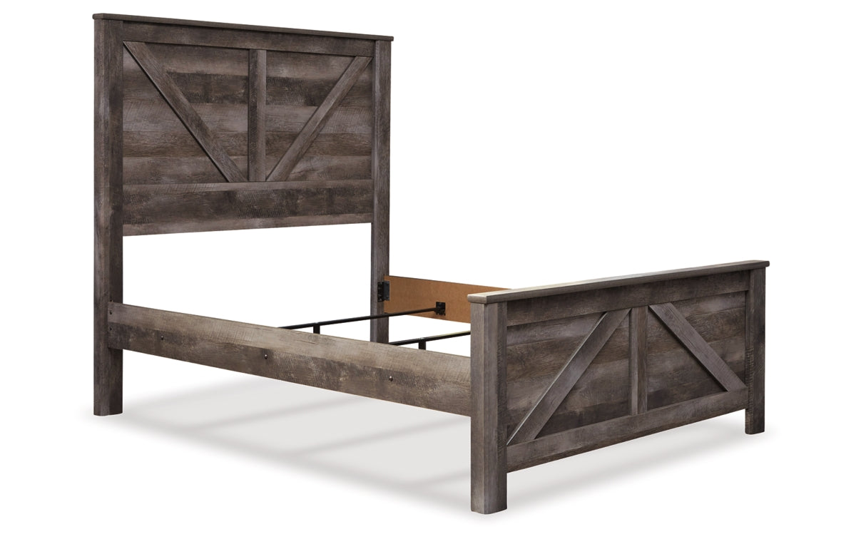 Wynnlow Queen Crossbuck Panel Bed with Mirrored Dresser, Chest and Nightstand