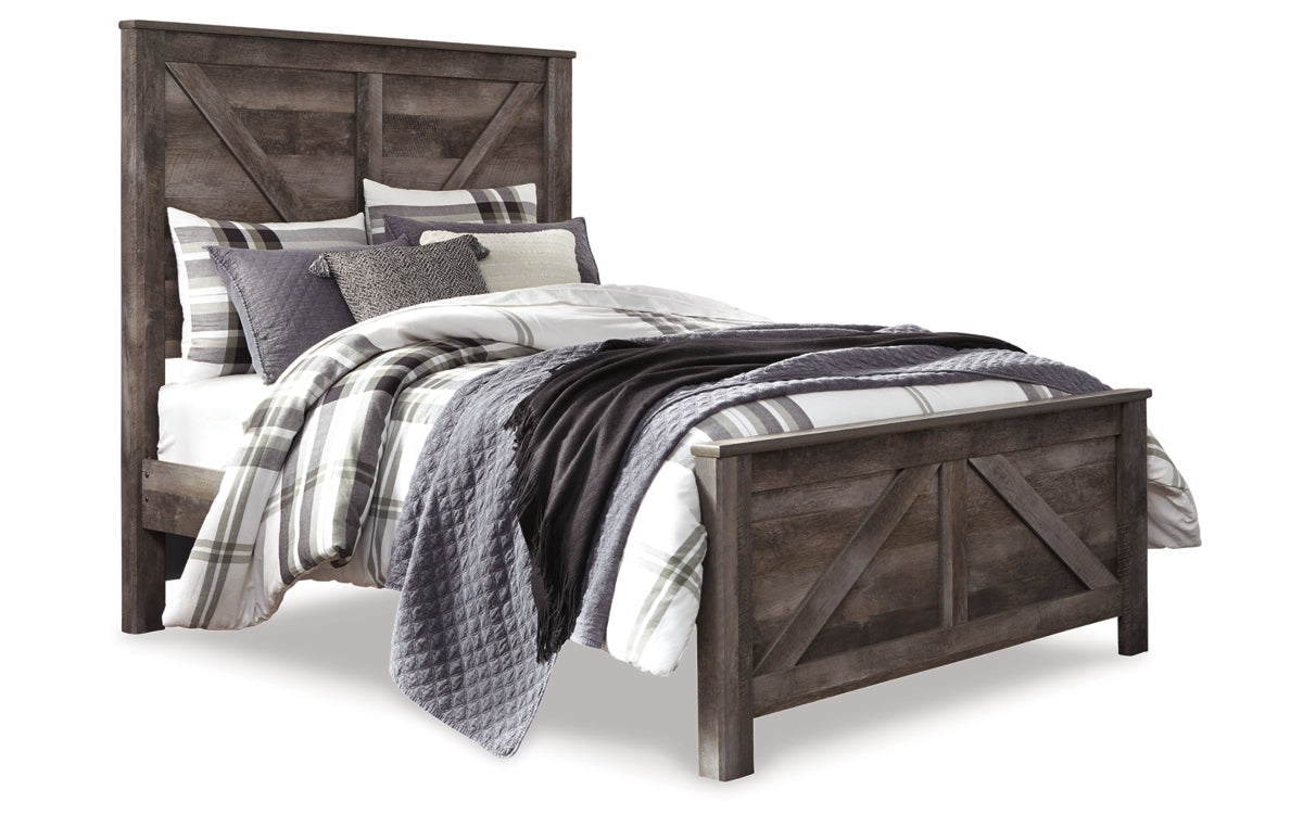 Wynnlow Queen Crossbuck Panel Bed with Mirrored Dresser, Chest and Nightstand