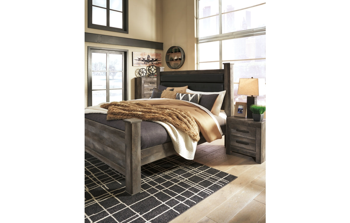 Wynnlow King Poster Bed