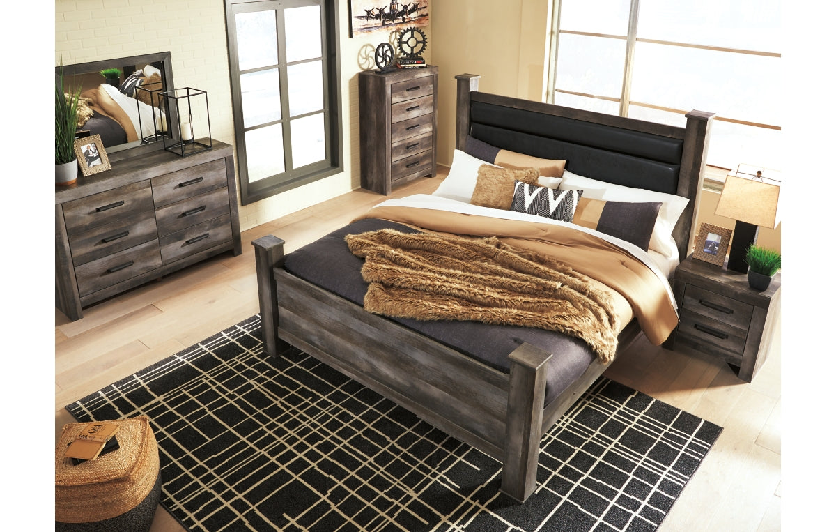 Wynnlow King Poster Bed