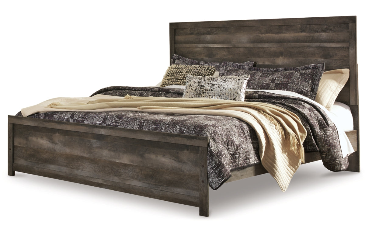Wynnlow King Panel Bed with Mirrored Dresser and Chest