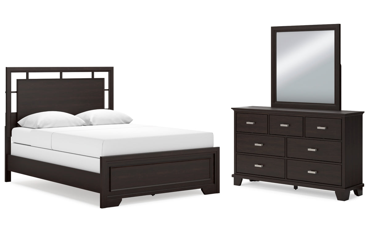 Covetown Queen Panel Bed with Mirrored Dresser