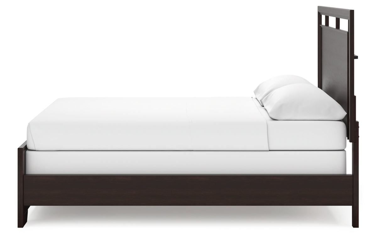 Covetown California King Panel Bed with Mirrored Dresser and Nightstand