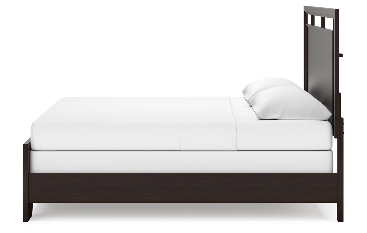 Covetown King Panel Bed with Mirrored Dresser, Chest and Nightstand