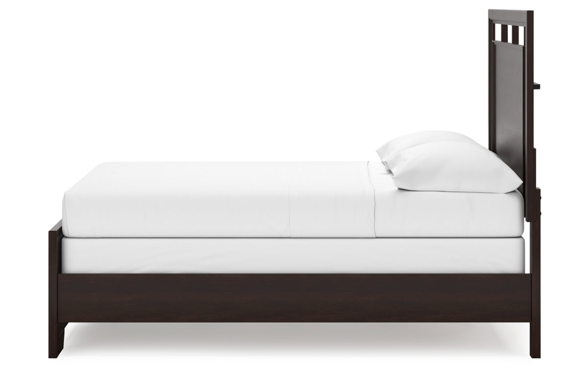 Covetown Full Panel Bed with Mirrored Dresser and Nightstand