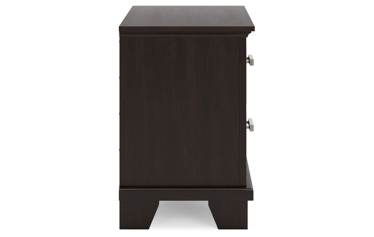 Covetown King Panel Bed with Mirrored Dresser, Chest and Nightstand
