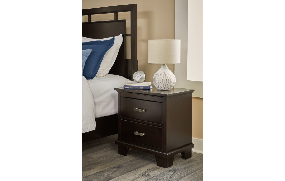 Covetown Queen Panel Bed with Mirrored Dresser, Chest and Nightstand