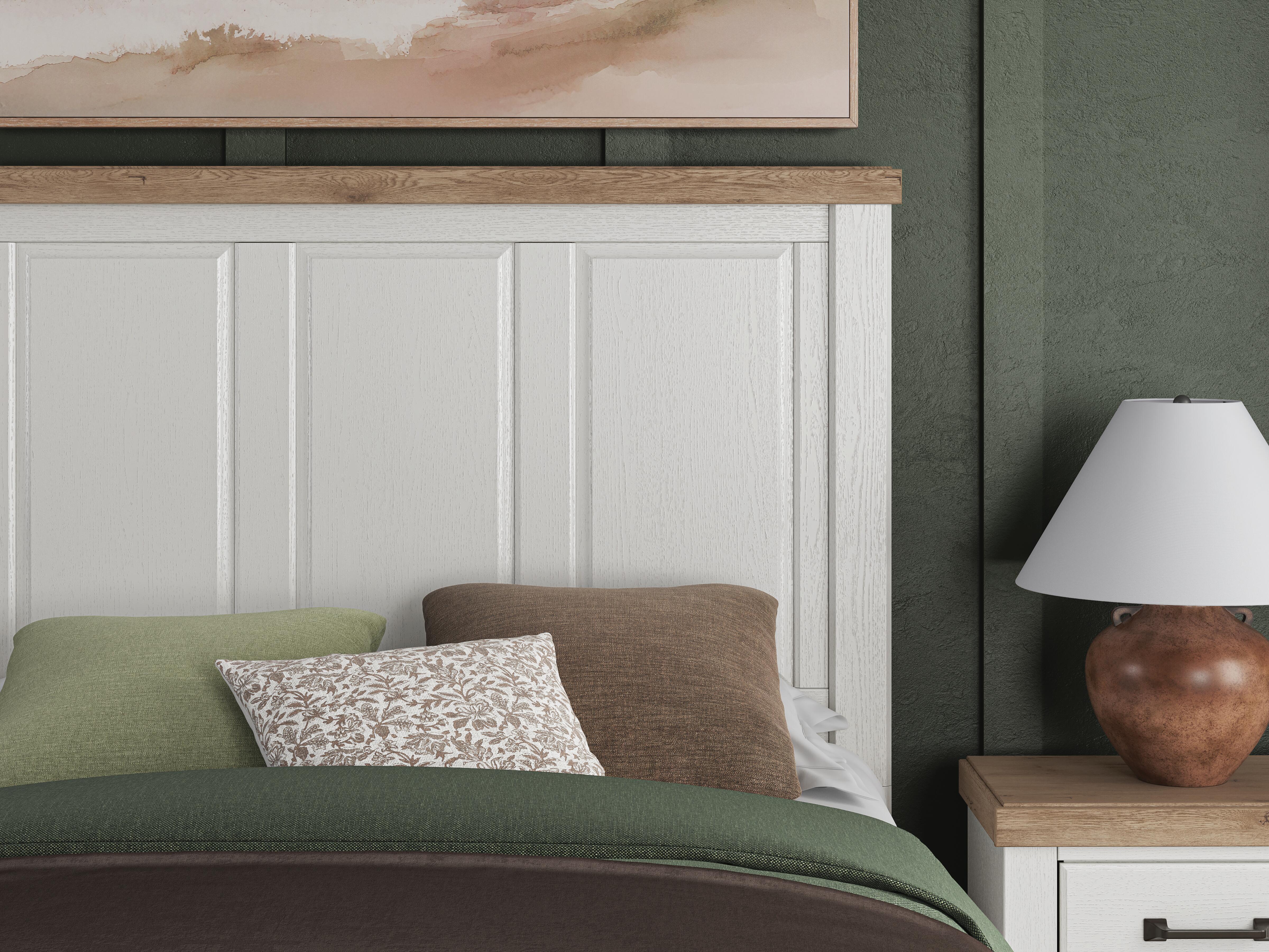 Savonport Queen Panel Bed with Storage