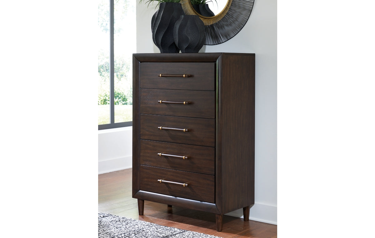 Dantenton Chest of Drawers