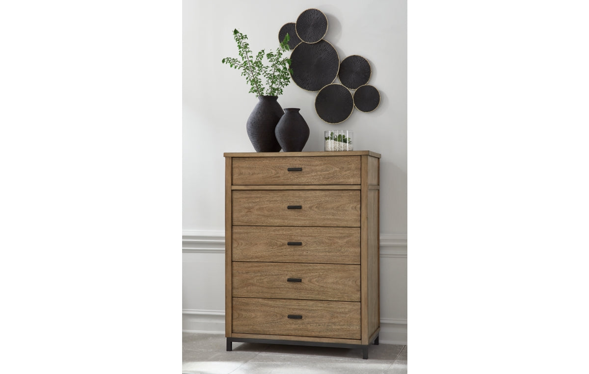 Tomtyn Chest of Drawers