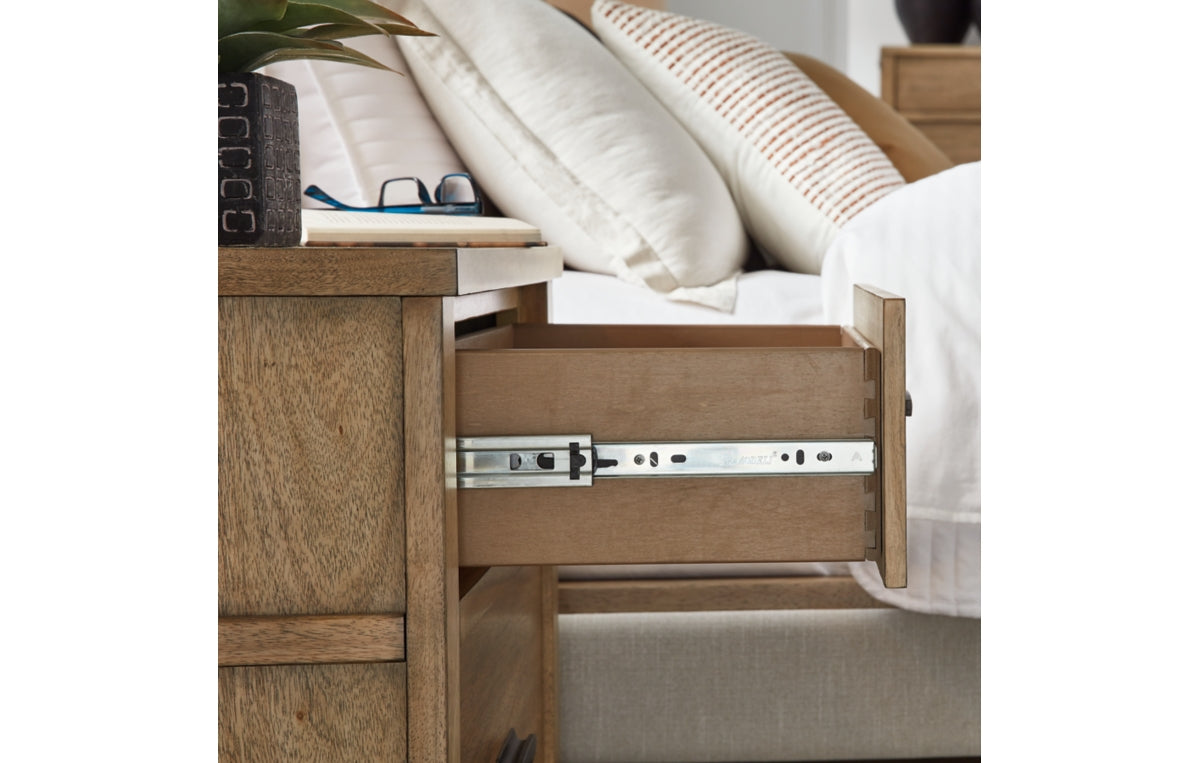 Tomtyn Nightstand
