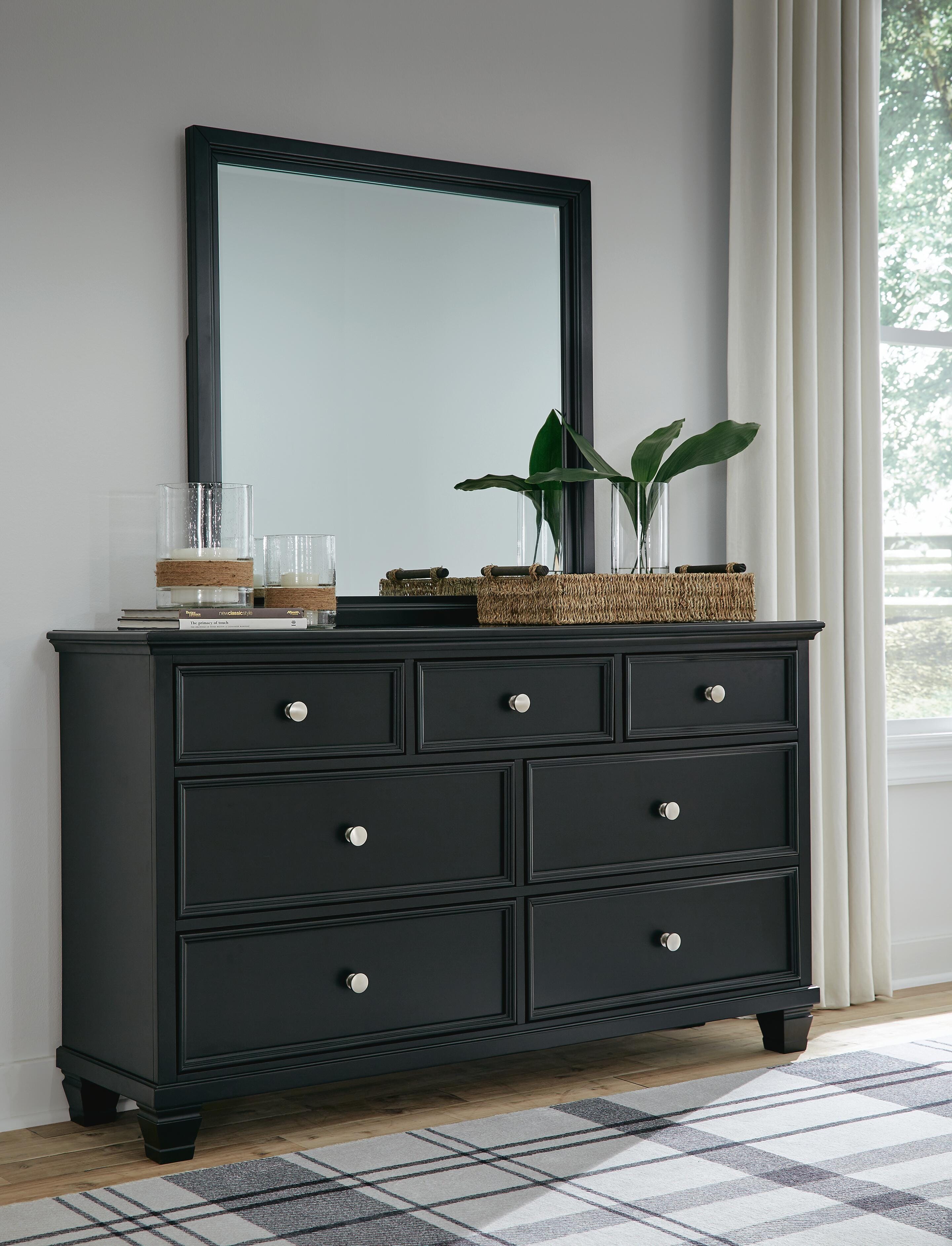 Lanolee Twin Panel Bed, Dresser, Mirror and Nightstand