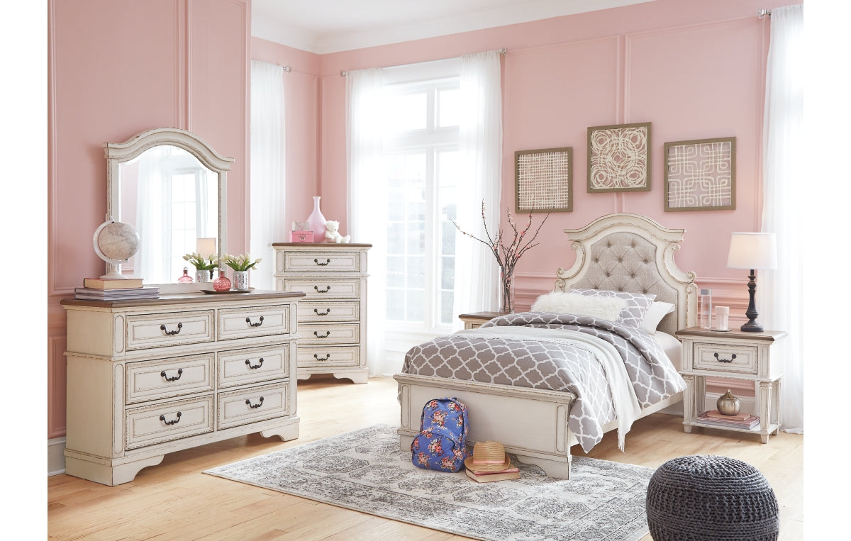 Realyn Chest of Drawers