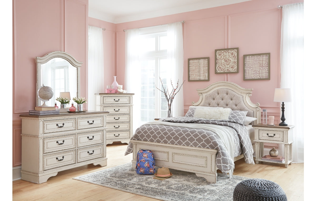 Realyn Chest of Drawers