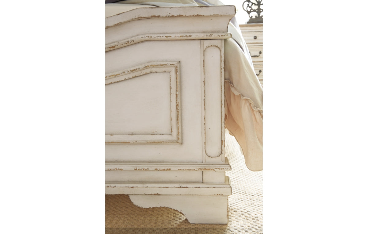 Realyn Queen Upholstered Panel Bed with Mirrored Dresser