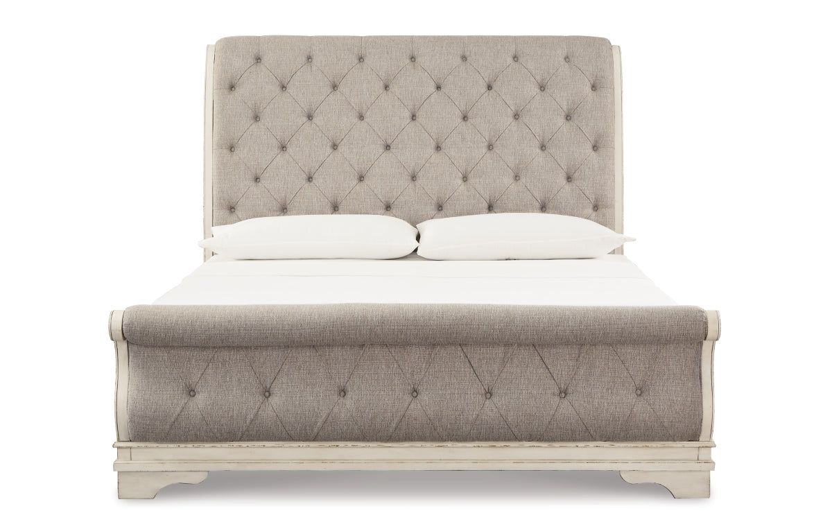 Realyn King Sleigh Bed
