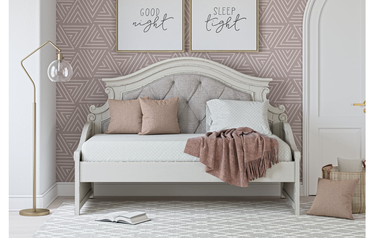Realyn Twin Day Bed