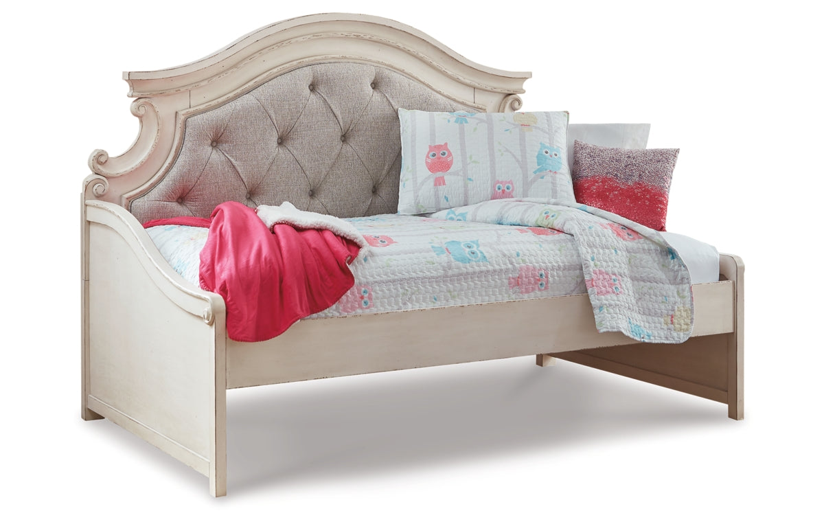 Realyn Twin Day Bed
