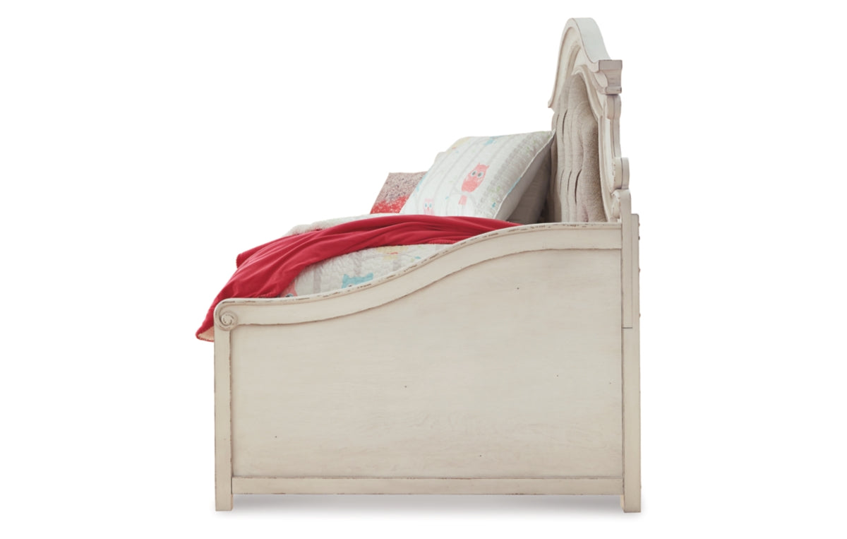 Realyn Twin Day Bed