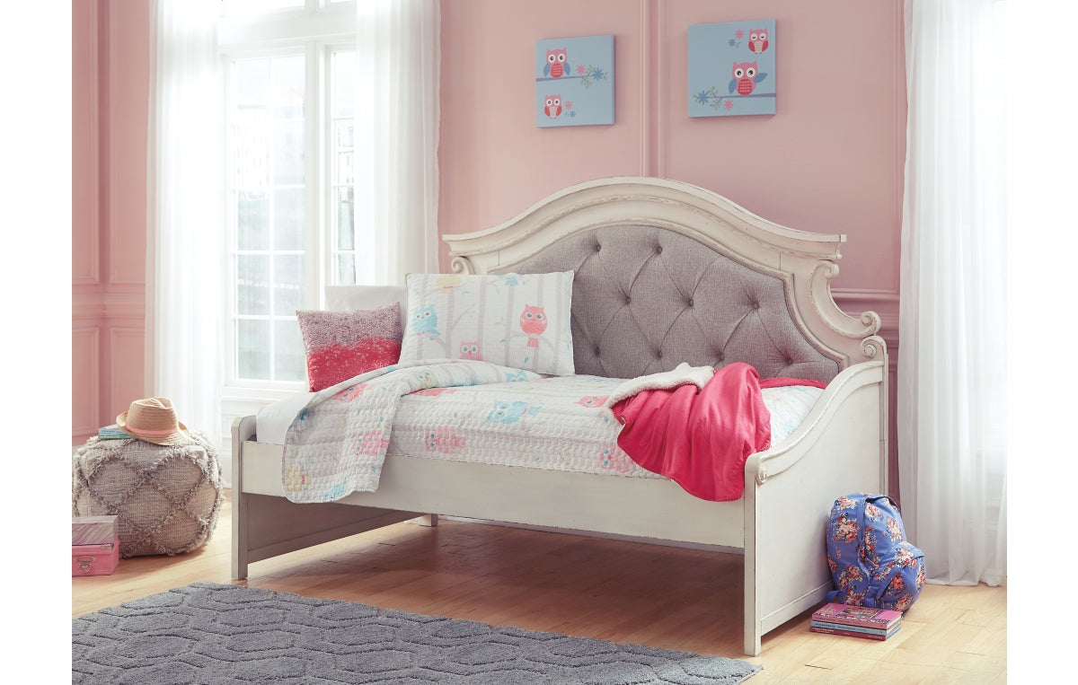 Realyn Twin Day Bed