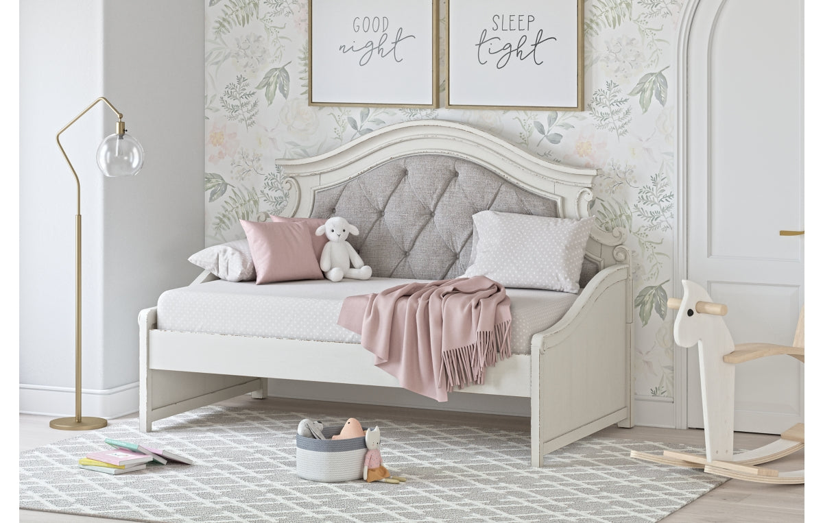 Realyn Twin Day Bed