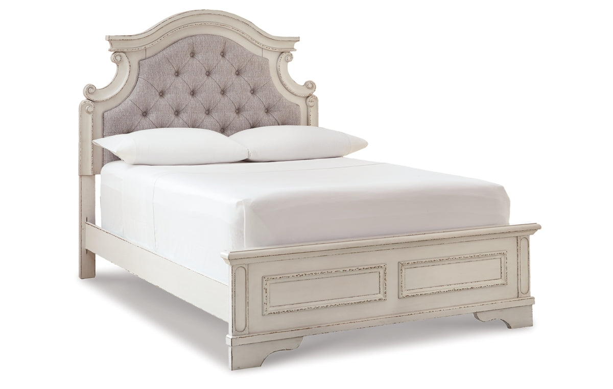 Realyn Full Panel Bed