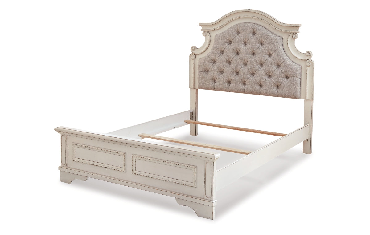 Realyn Full Panel Bed