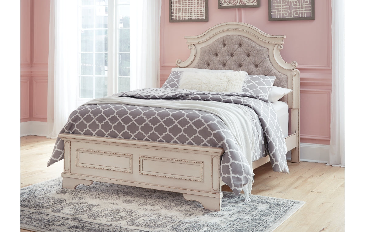 Realyn Full Panel Bed