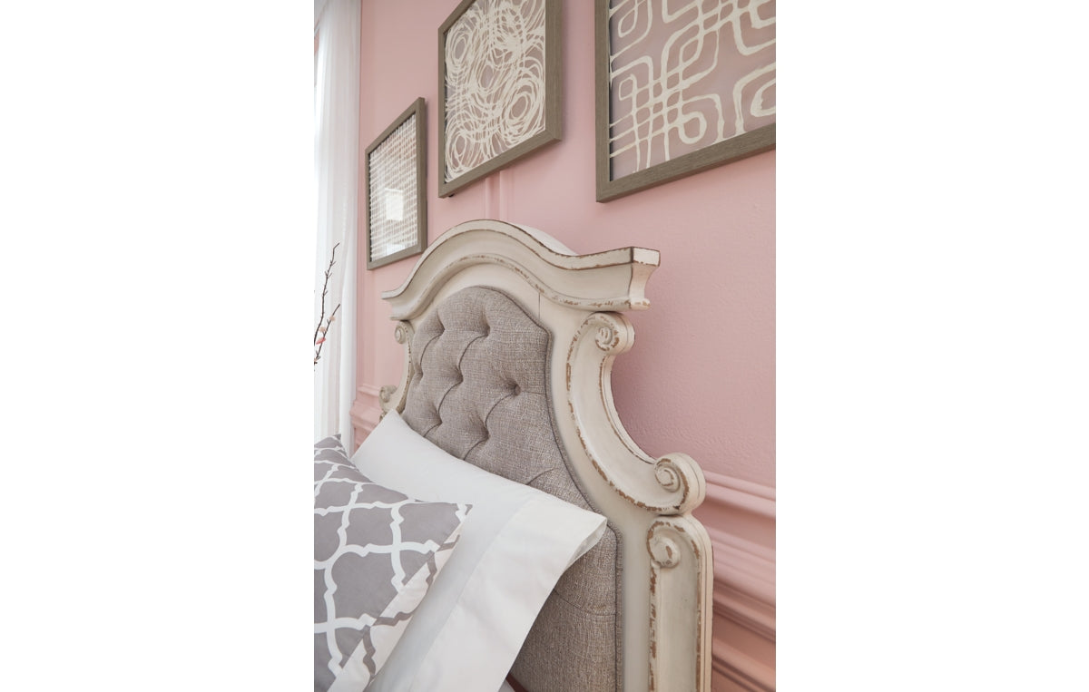 Realyn Twin Panel Bed