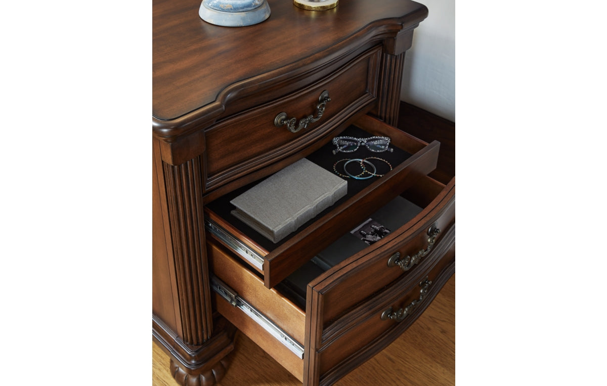 Lavinton California King Poster Bed with Mirrored Dresser and Nightstand