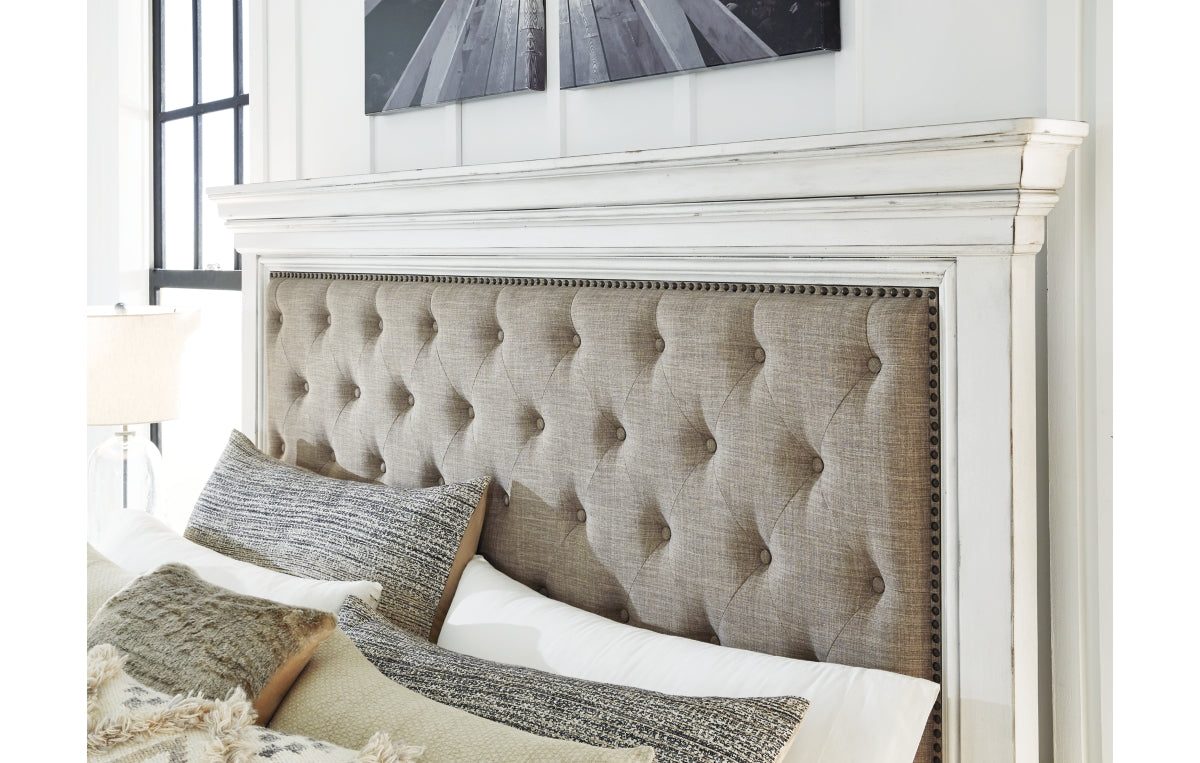 Kanwyn Queen Panel Bed
