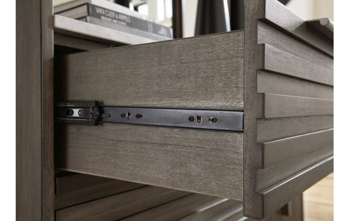 Arkenton King Panel Bed with Mirrored Dresser