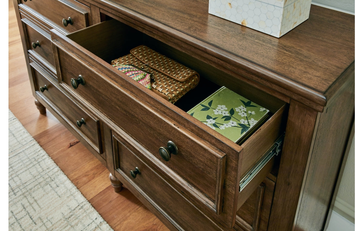 Sturlayne Dresser