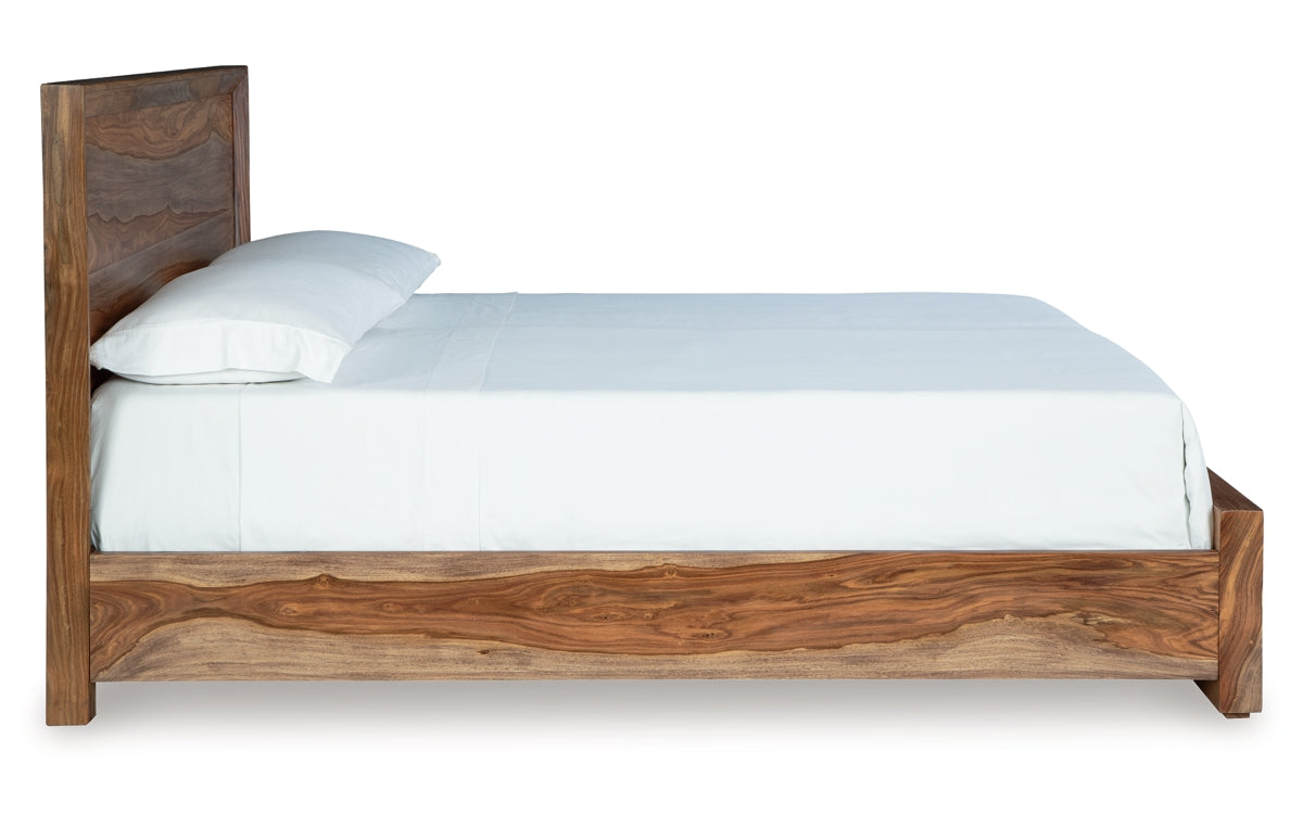Dressonni King Panel Bed with Mirrored Dresser