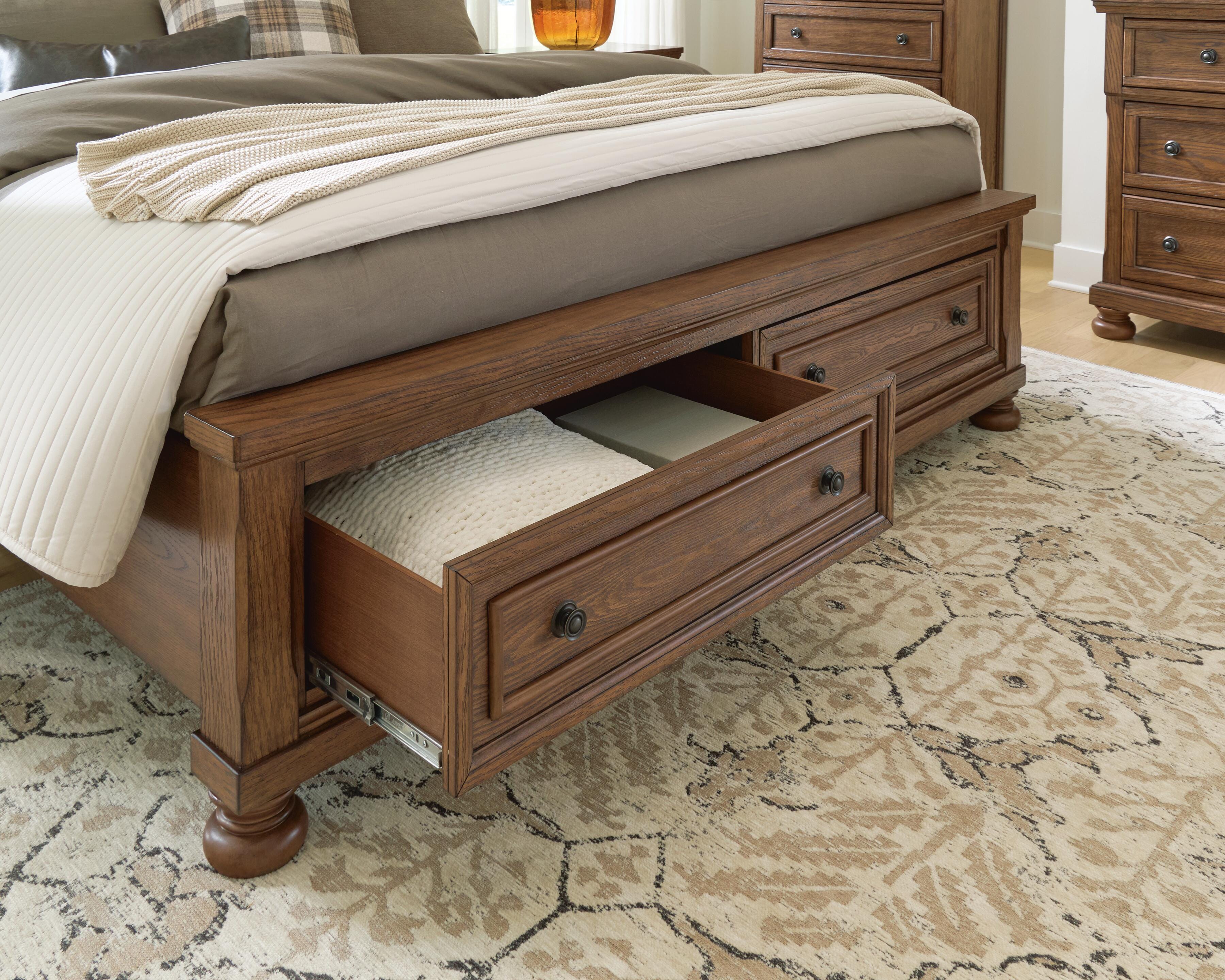 Zackaryn King Sleigh Storage Bed