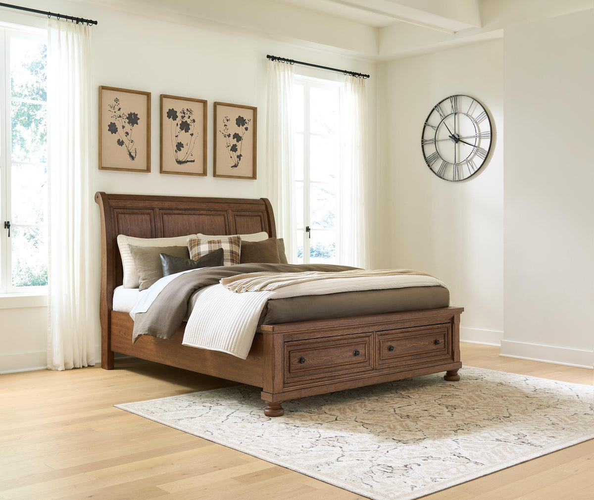 Zackaryn Queen Sleigh Storage Bed