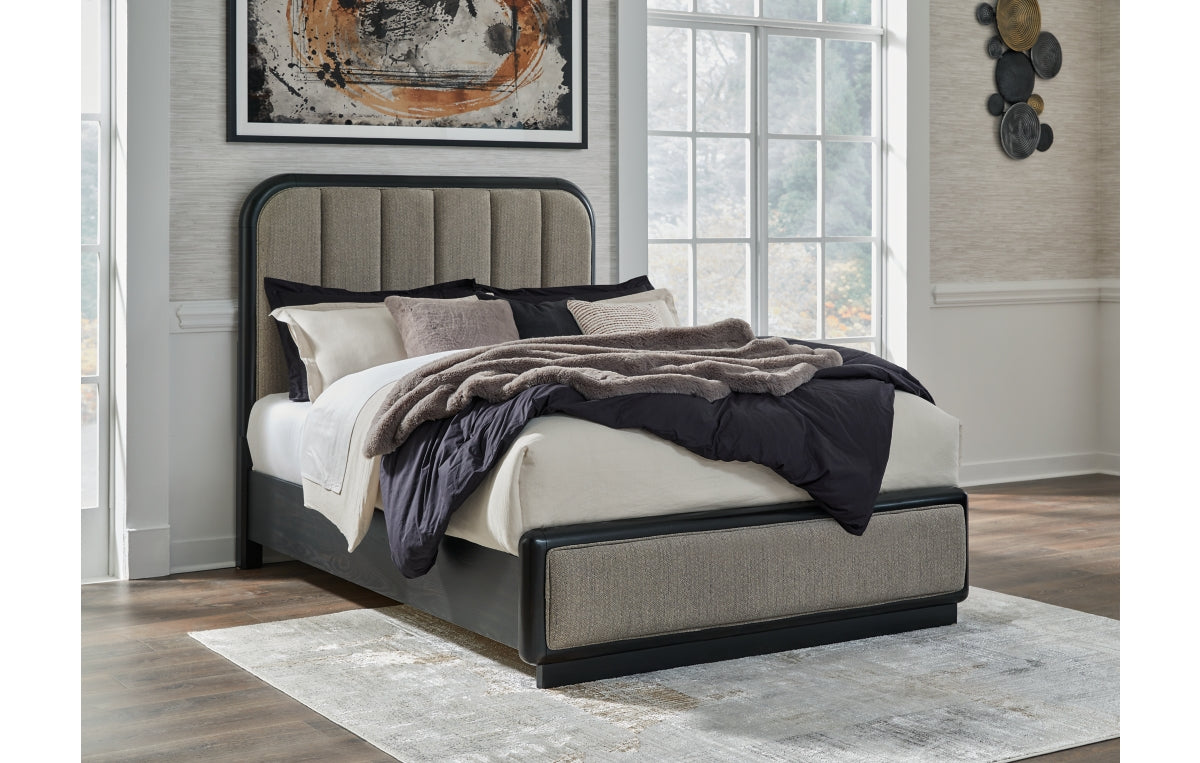 Rowanbeck Queen Upholstered Panel Bed