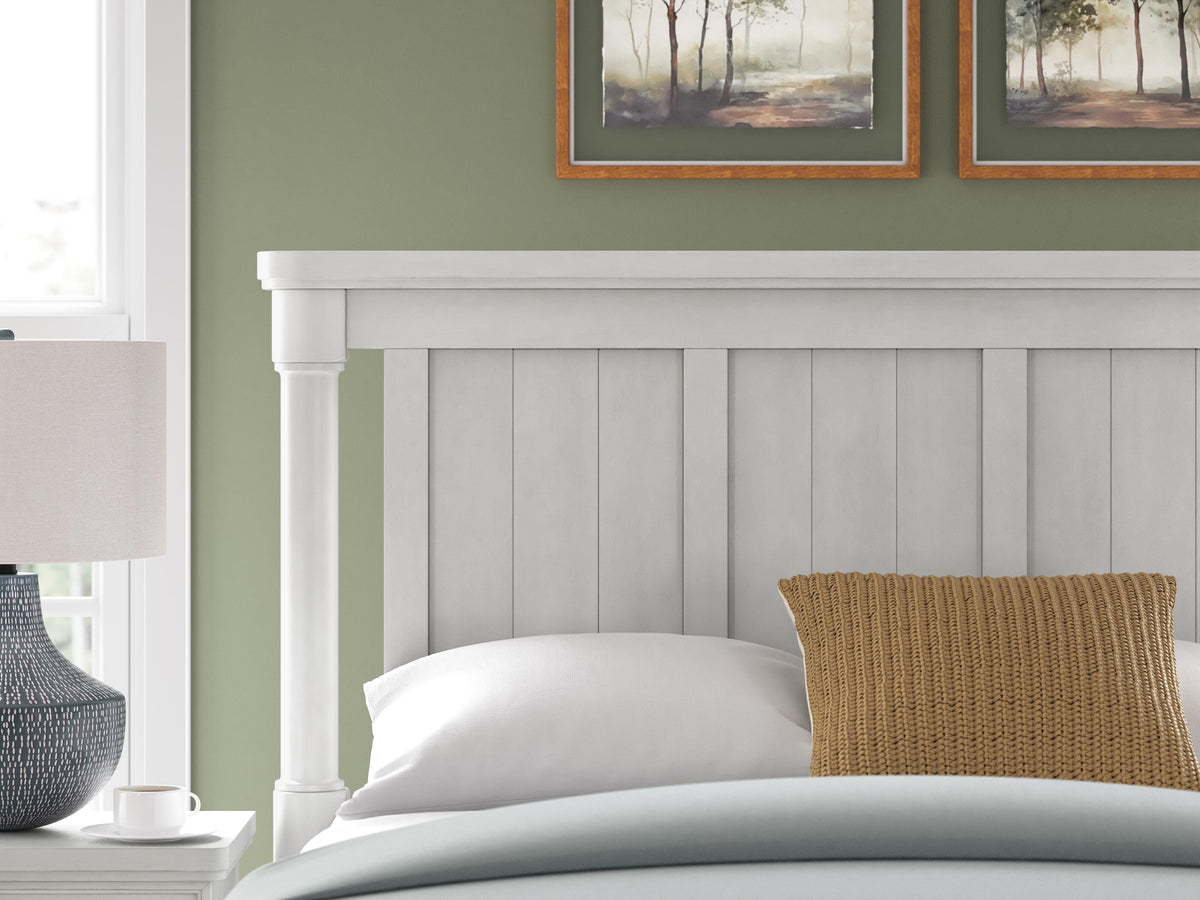 Rowlenstown Queen Poster Bed