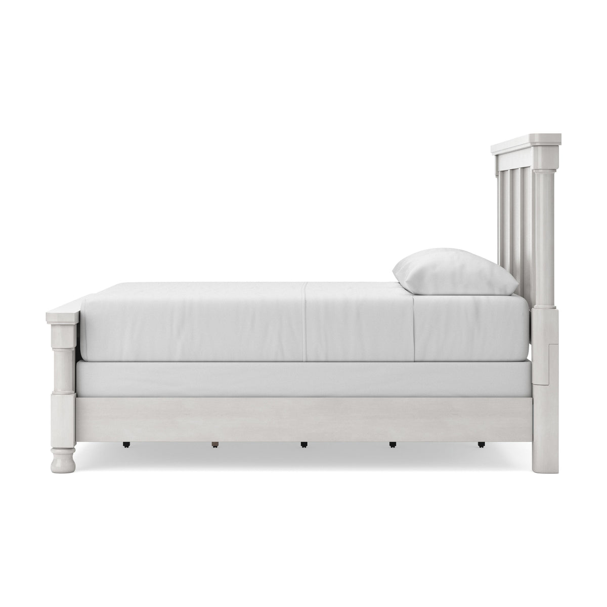 Rowlenstown Queen Poster Bed