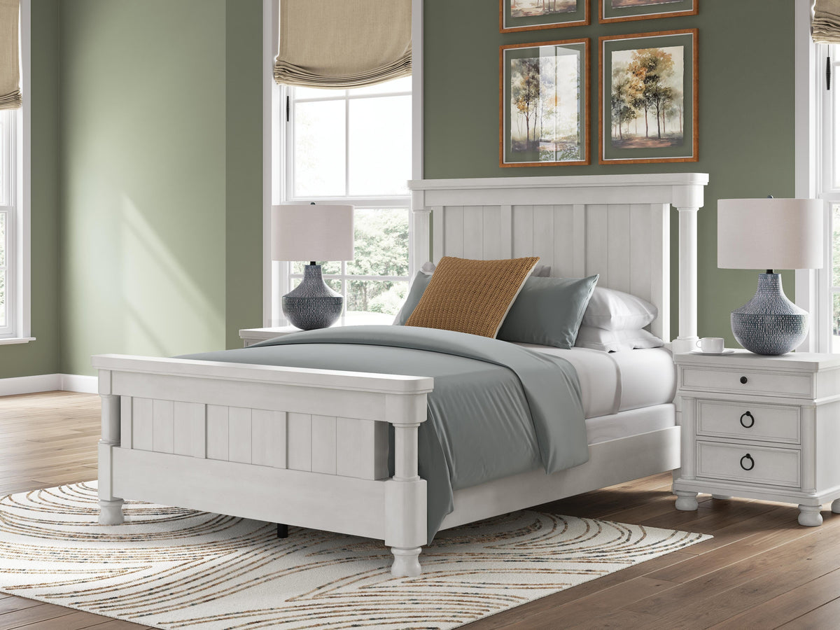 Rowlenstown Queen Poster Bed
