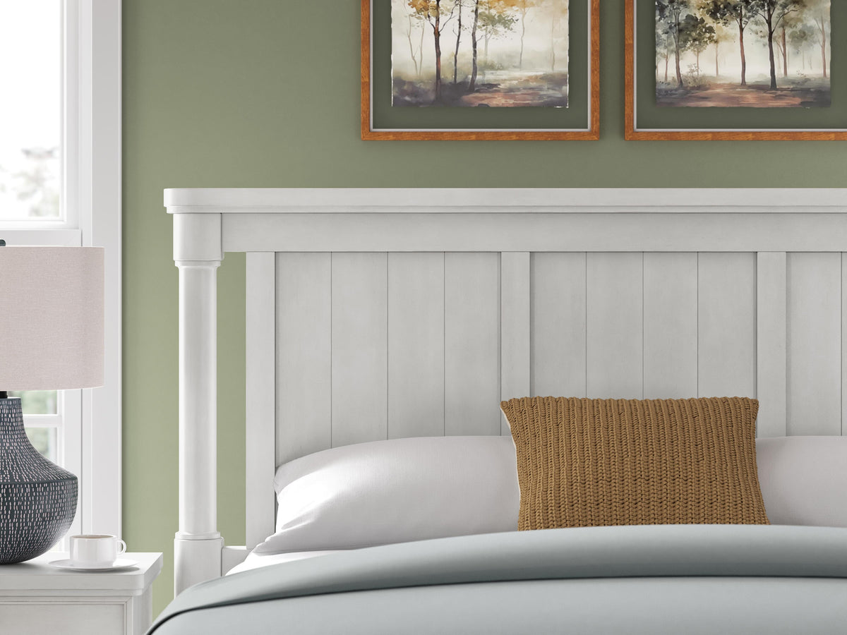 Rowlenstown King Poster Bed