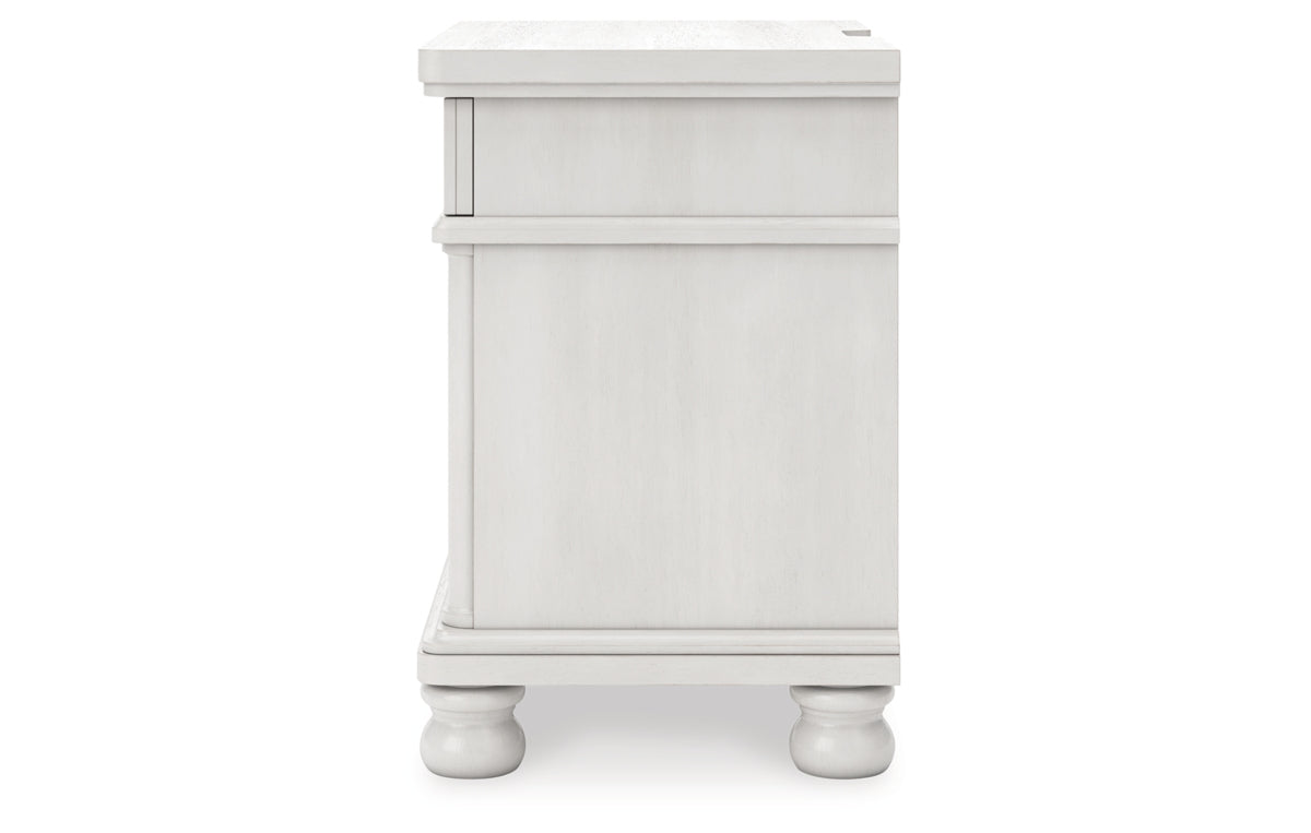Rowlenstown Queen Poster Bed, Dresser, Mirror and Nightstand