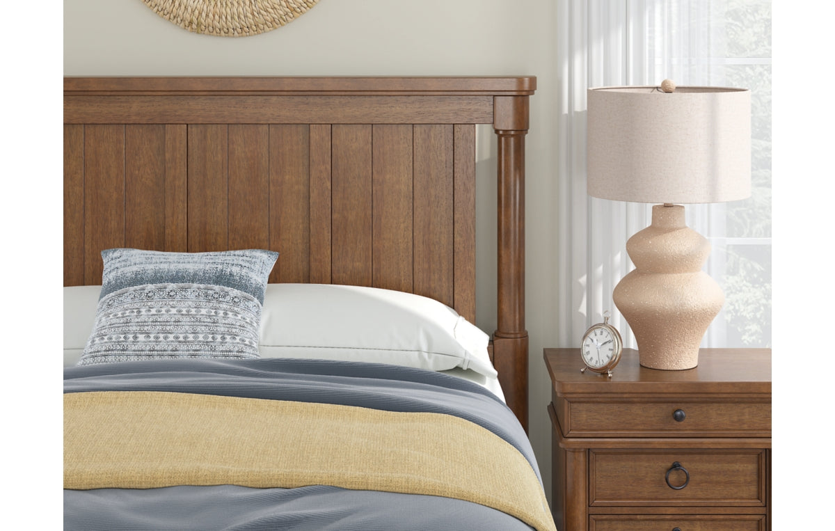 Rowlenstown Queen Poster Bed