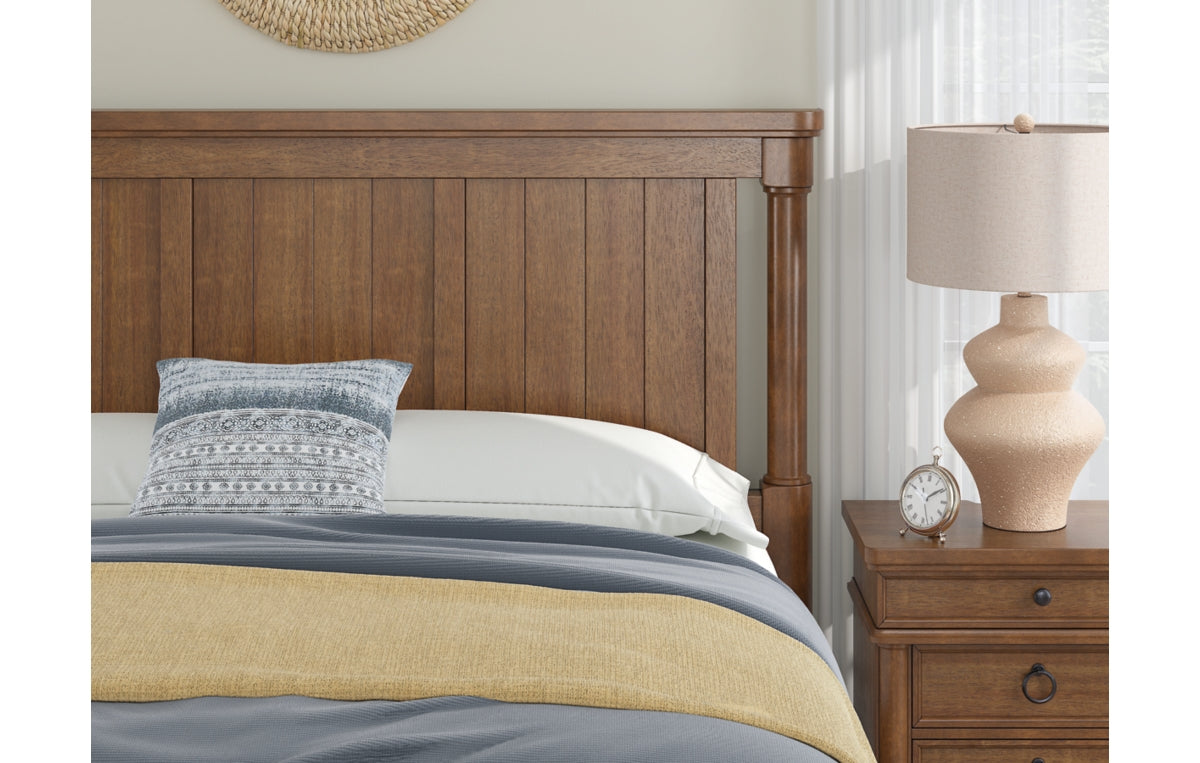 Rowlenstown King Poster Bed