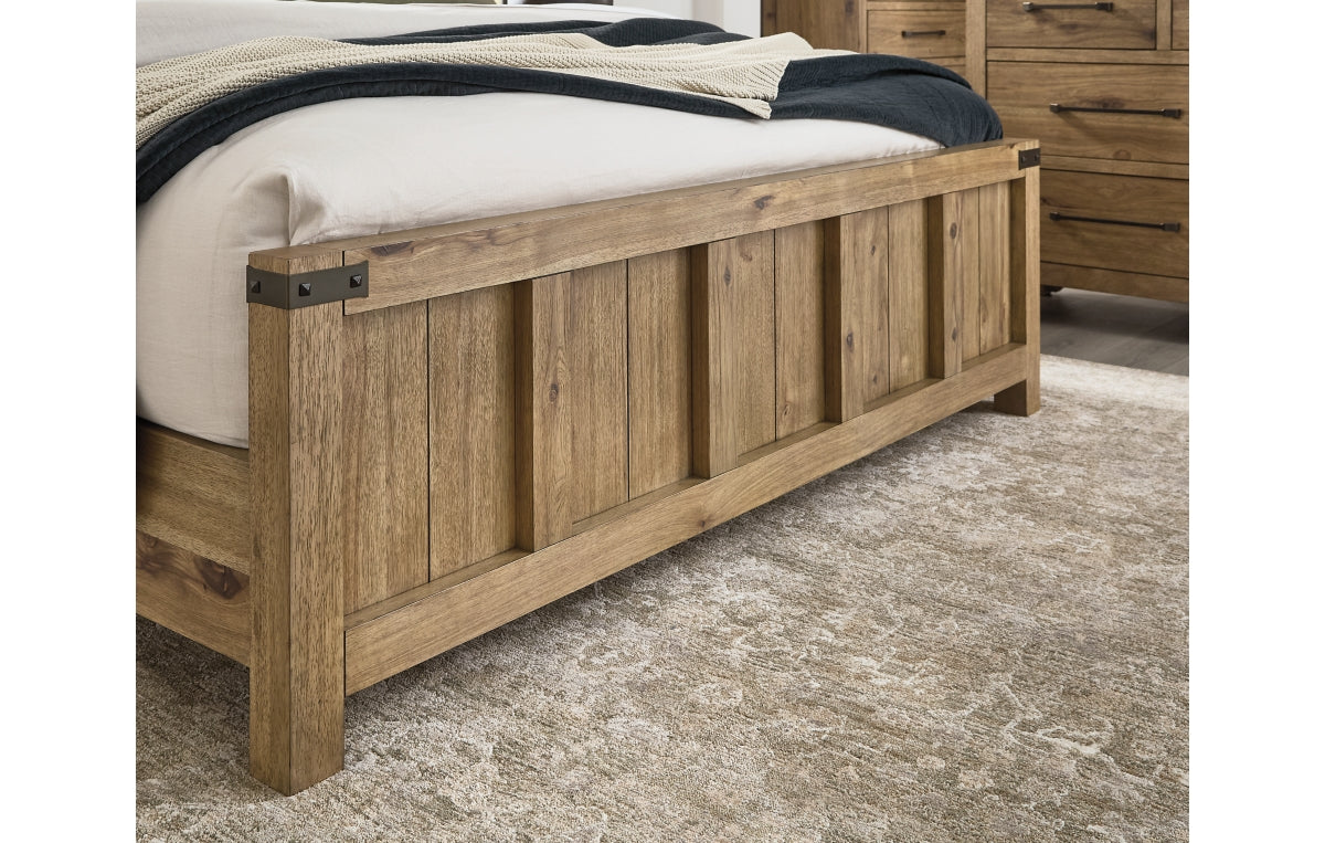 Ridgester King Panel Bed